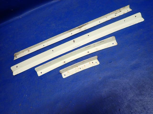 NPN Piper - Retainer Set - Right Rear Window